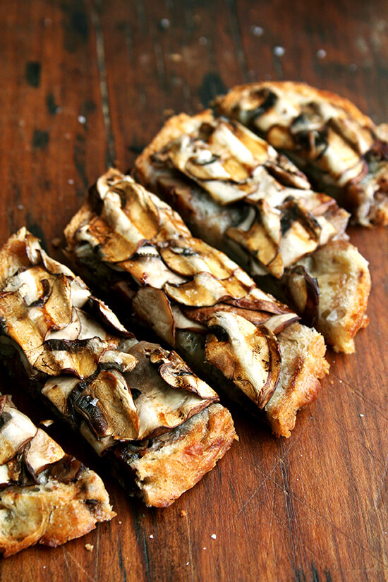 Seasoned with nothing more than a little olive oil and sea salt, these mushroom tartines make the most satisfying lunch, and when sliced into strips, a simple and light hors d'ouevre. A little truffle oil, if you have it, really heightens the deliciousness. // alexandracooks.com Seasoned with nothing more than a little olive oil and sea salt, these mushroom tartines make the most satisfying lunch, and when sliced into strips, a simple and light hors d'ouevre. A little truffle oil, if you have it, really heightens the deliciousness. // alexandracooks.com