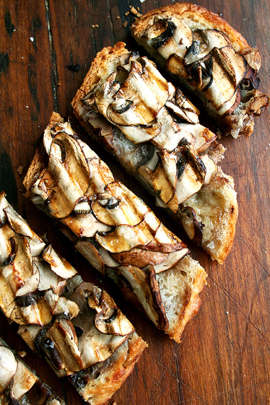 Seasoned with nothing more than a little olive oil and sea salt, these mushroom tartines make the most satisfying lunch, and when sliced into strips, a simple and light hors d'ouevre. A little truffle oil, if you have it, really heightens the deliciousness. // alexandracooks.com Seasoned with nothing more than a little olive oil and sea salt, these mushroom tartines make the most satisfying lunch, and when sliced into strips, a simple and light hors d'ouevre. A little truffle oil, if you have it, really heightens the deliciousness. // alexandracooks.com