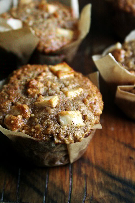 apple-yogurt muffin