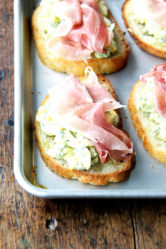 Pickled egg salad is so good, it's light (or can be at least), and it's filled with protein to boot. Yes, the pickling is more work, but the bite and flavor this extra step brings is well worth the effort, which, by the way, takes all of five minutes. // alexandracooks.com Pickled egg salad is so good, it's light (or can be at least), and it's filled with protein to boot. Yes, the pickling is more work, but the bite and flavor this extra step brings is well worth the effort, which, by the way, takes all of five minutes. // alexandracooks.com