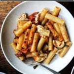 A bowl of one-pan baked ziti.
