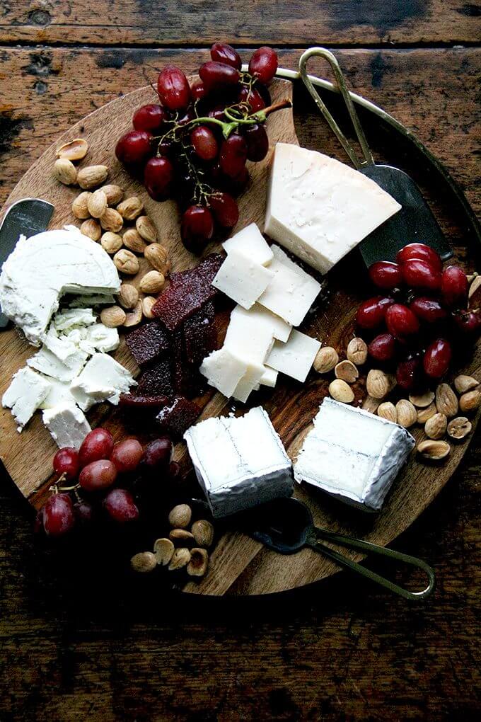 Here are a few food-related gift ideas, including kitchen gadgets, bakeware, linens, cookbooks, and more! // alexandracooks.com