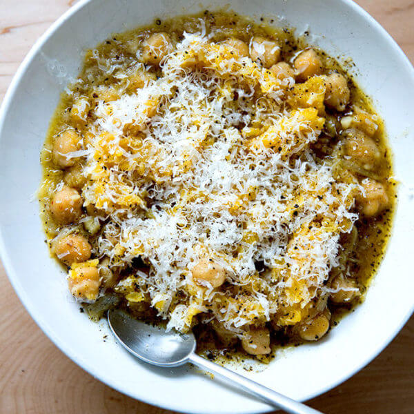 cacio e pepe spaghetti squash with stewy chickpeas
