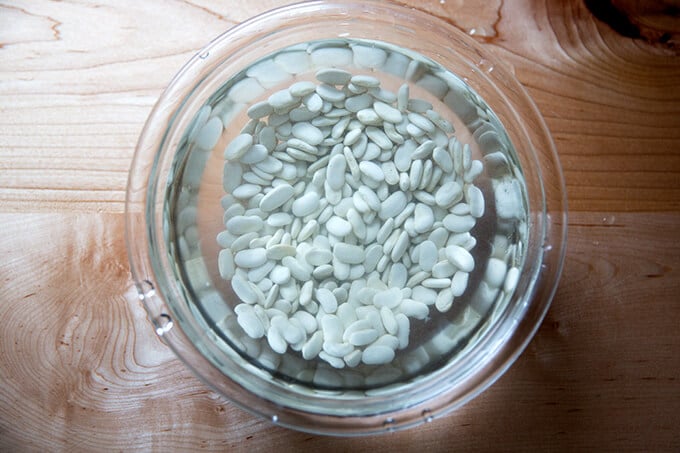 soaking white beans