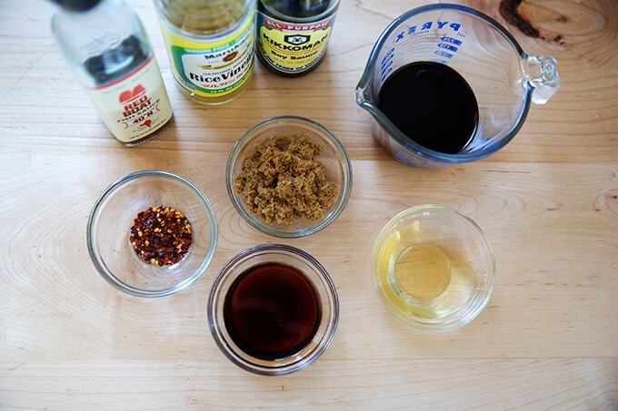 Sauce ingredients for Rad Na Thai.