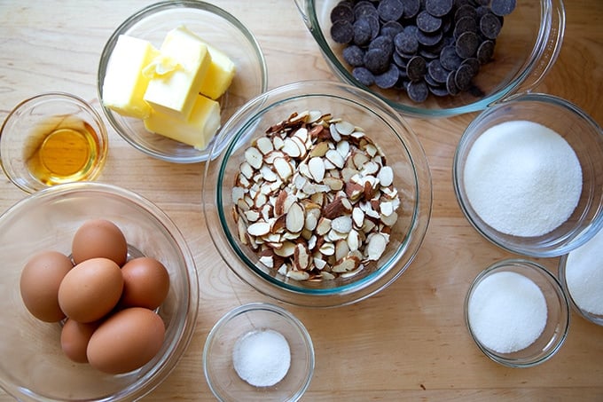 Ingredients to make Torta Caprese.